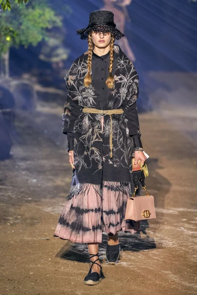 Look 76